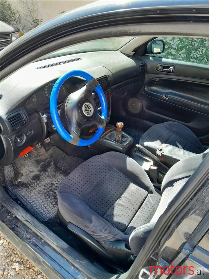 2000' Volkswagen Passat photo #6