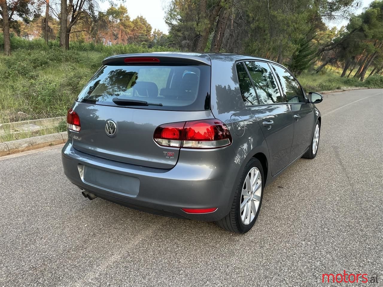 2009' Volkswagen Golf photo #3
