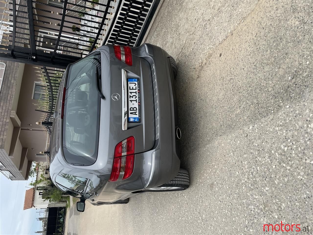 2009' Mercedes-Benz 200 photo #2