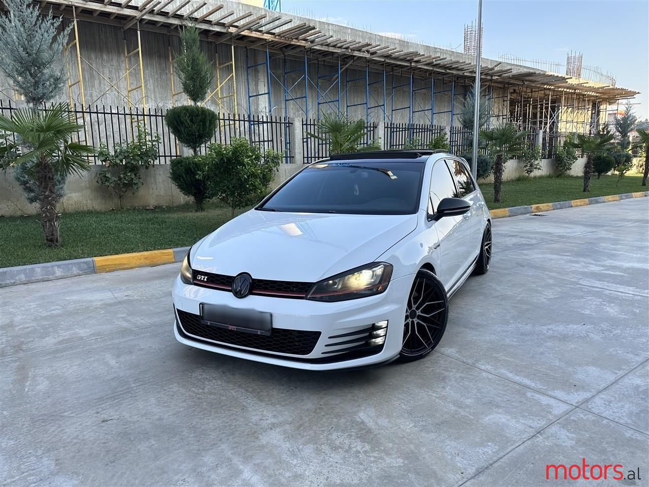 2015' Volkswagen Golf photo #1