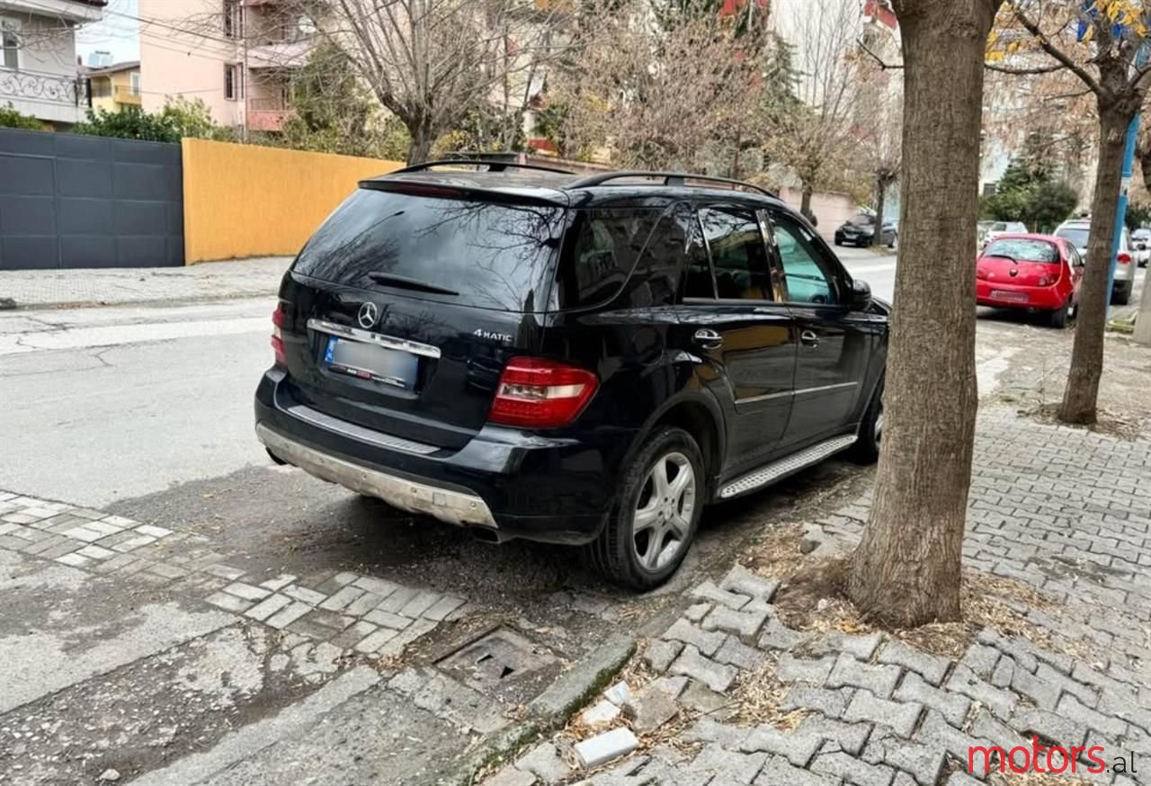 2009' Mercedes-Benz ML 320 photo #3