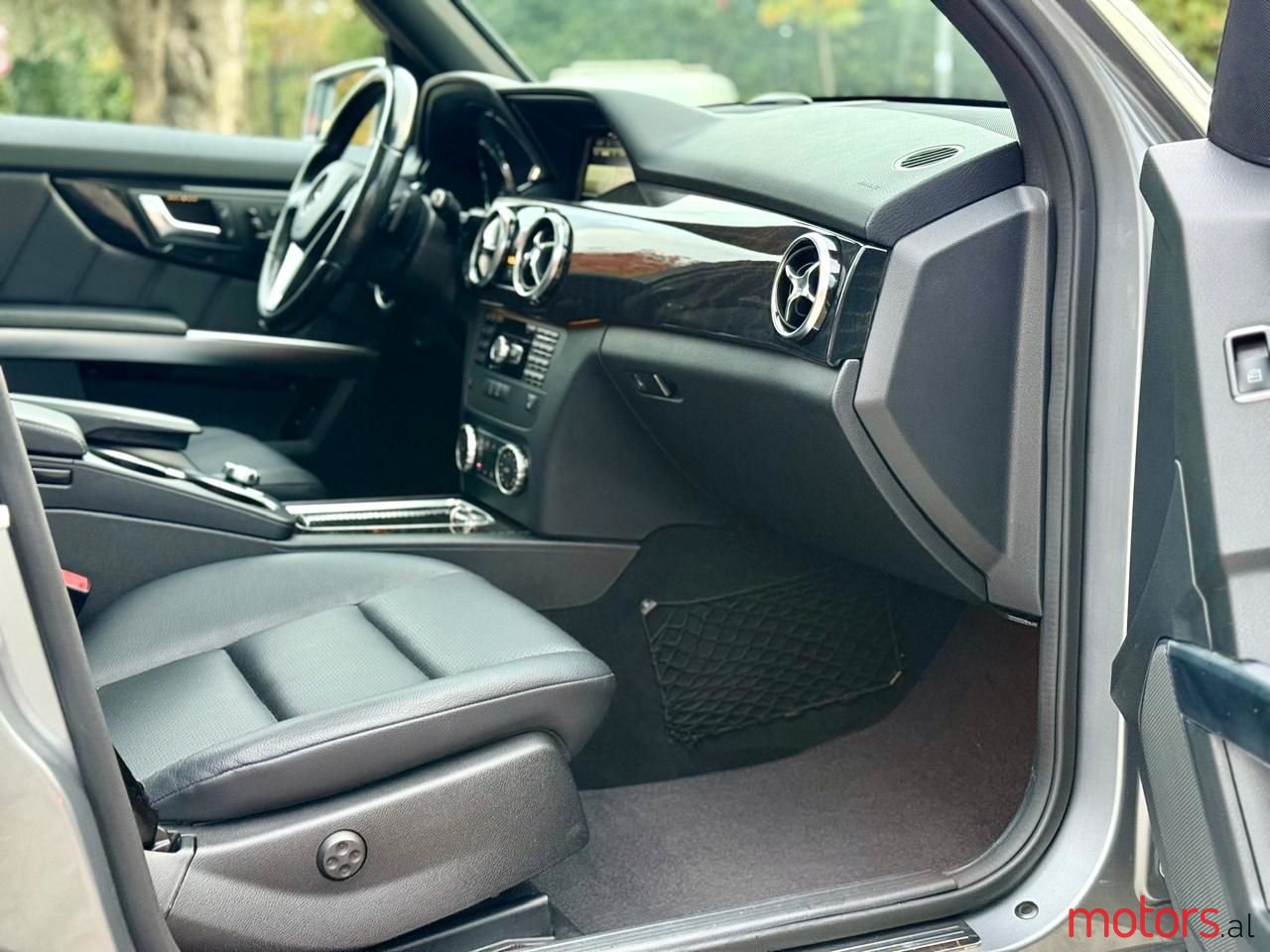 2015' Mercedes-Benz GLK 250 photo #3