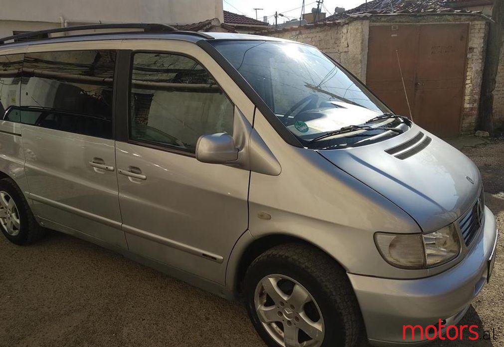 2001' Mercedes-Benz V 220 photo #1
