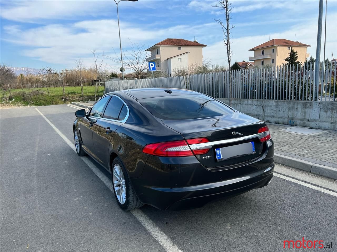 2012' Jaguar XF photo #2