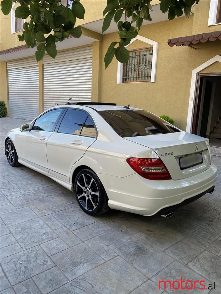 2012' Mercedes-Benz C 300 photo #6