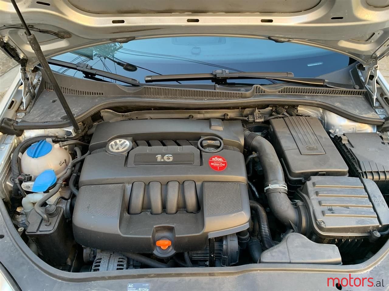 2004' Volkswagen Golf photo #4