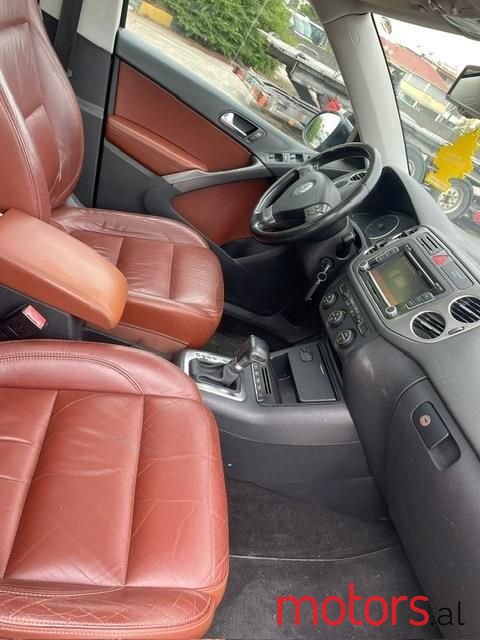 2008' Volkswagen Tiguan photo #3