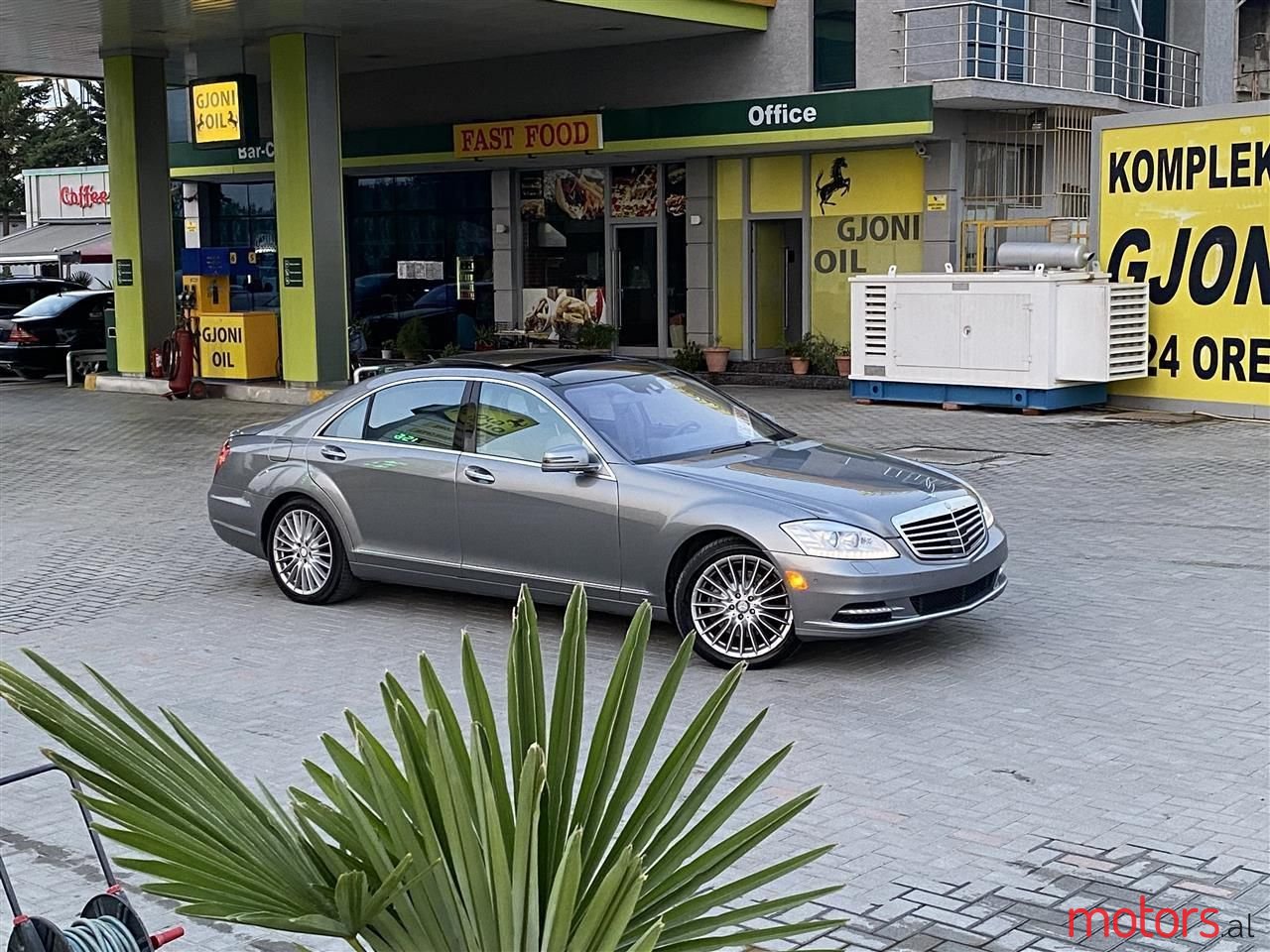 2011' Mercedes-Benz S 550 photo #1