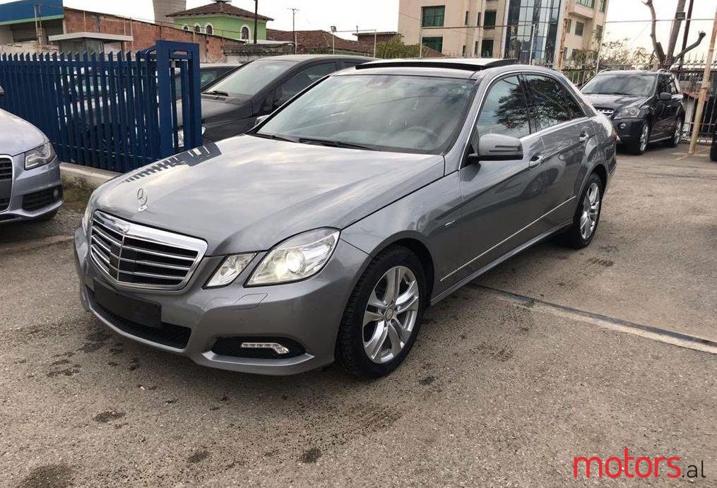 2009' Mercedes-Benz E 250 photo #1
