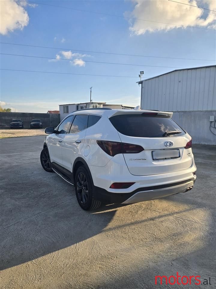 2015' Hyundai Santa Fe photo #4