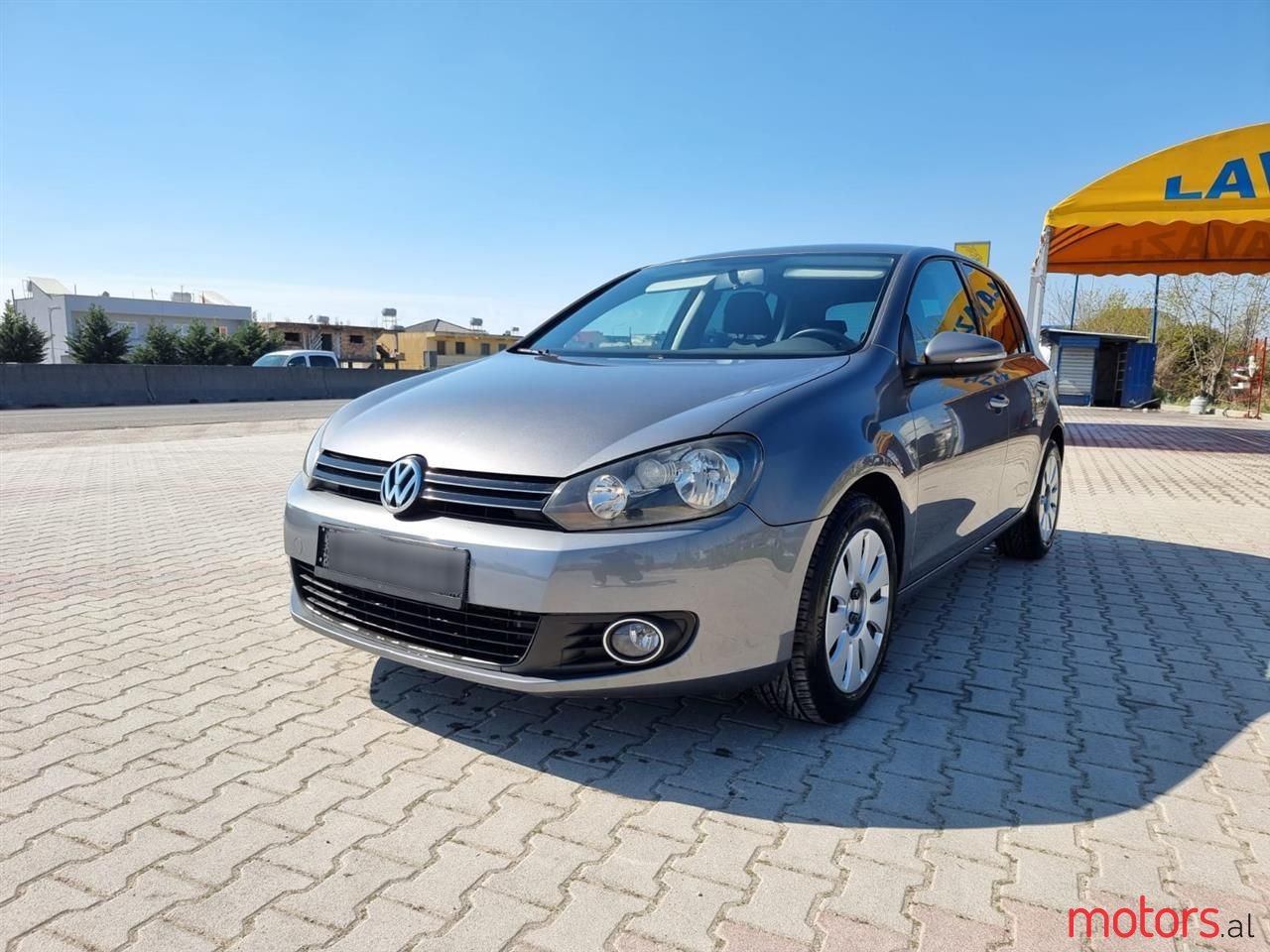 2011' Volkswagen Golf photo #1