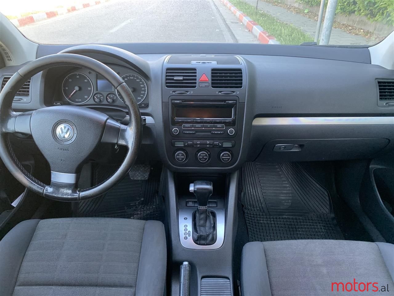 2007' Volkswagen Golf photo #2