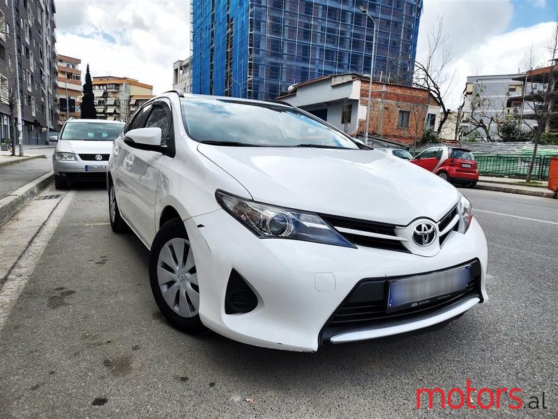 2015' Toyota Auris photo #5