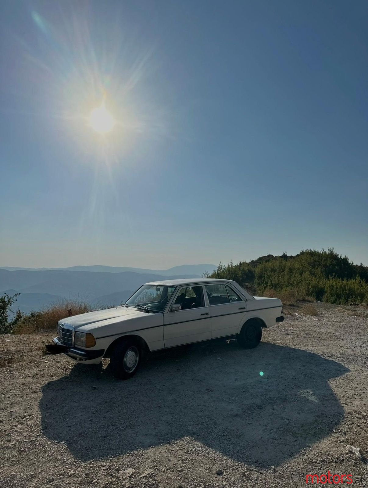 1982' Mercedes-Benz 200 photo #1