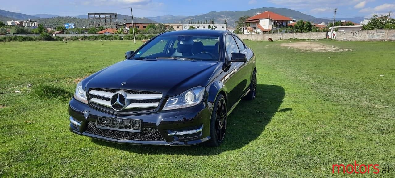 2011' Mercedes-Benz C 180 photo #1