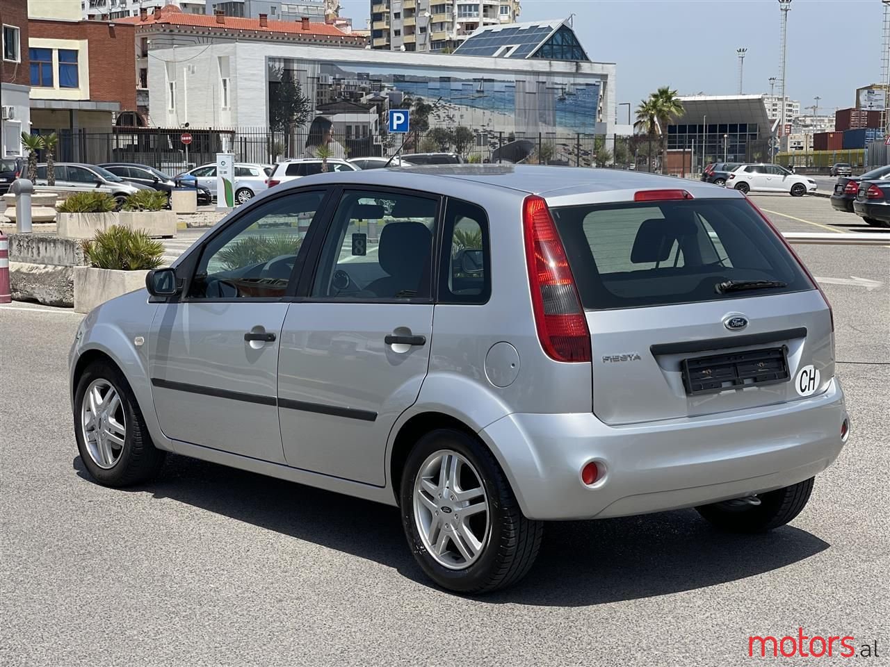 2005' Ford Fiesta photo #2