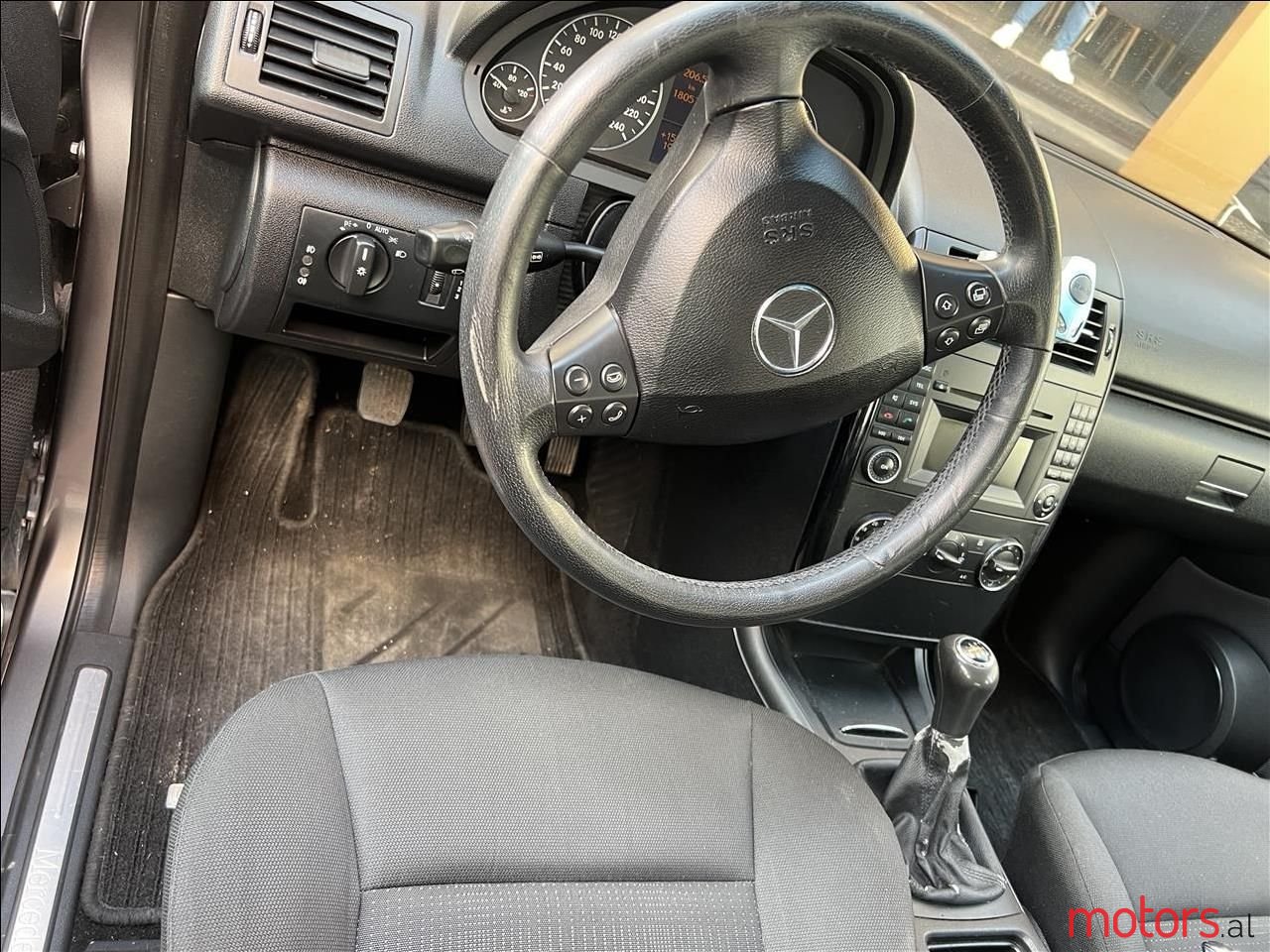 2008' Mercedes-Benz A 180 photo #4