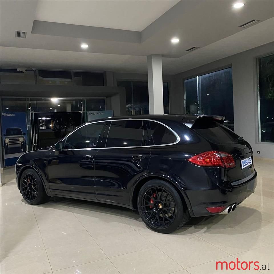 2010' Porsche Cayenne photo #6