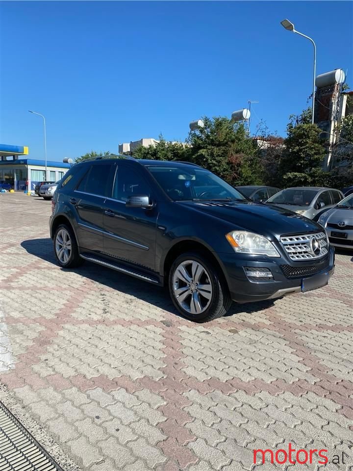 2011' Mercedes-Benz ML 350 photo #1