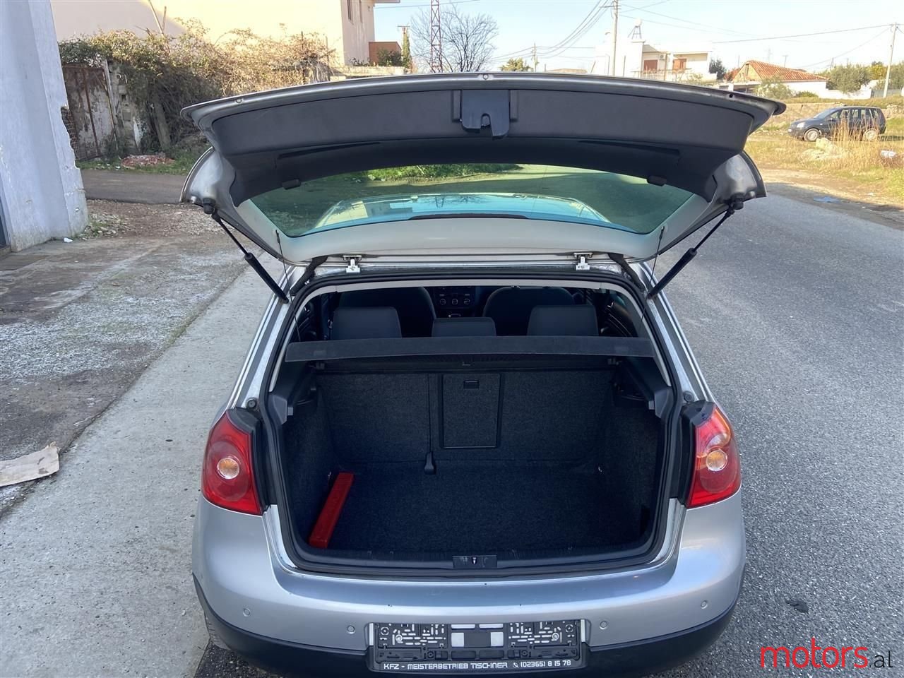 2005' Volkswagen Golf photo #3