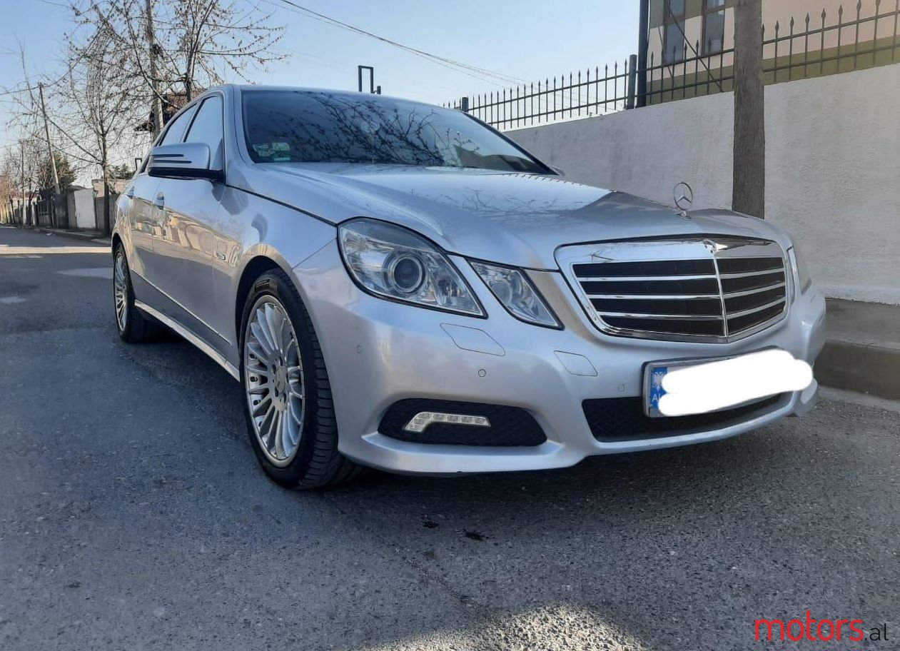 2009' Mercedes-Benz E 220 photo #1