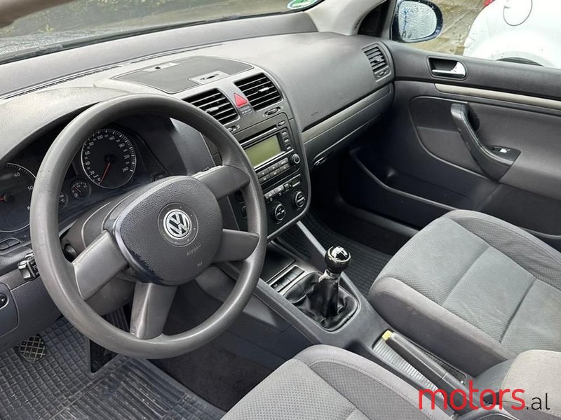 2005' Volkswagen Golf photo #4