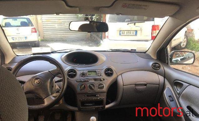 2001' Toyota Yaris photo #1