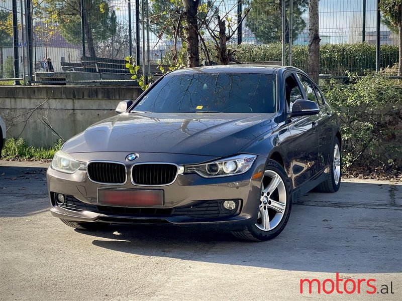 2012' BMW 320 photo #2