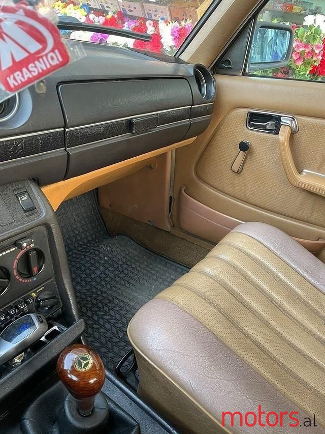 1982' Mercedes-Benz 300 photo #4