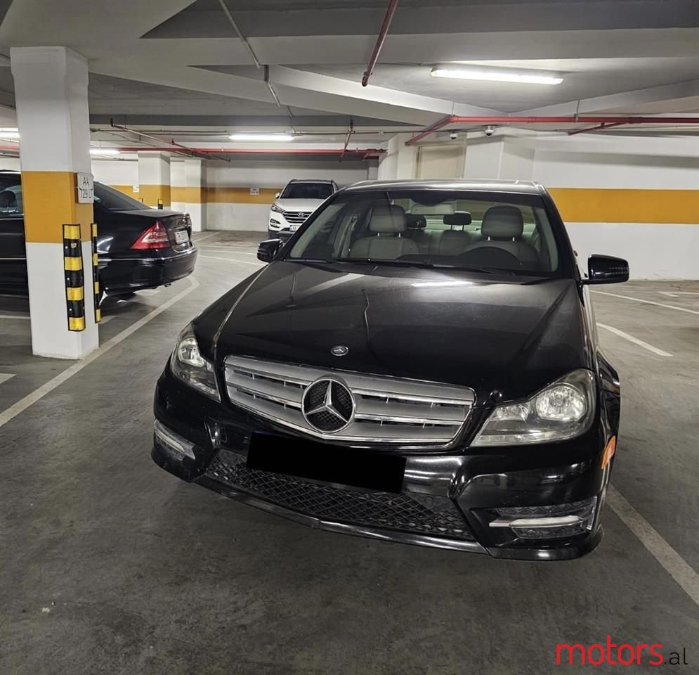 2012' Mercedes-Benz C 300 photo #5