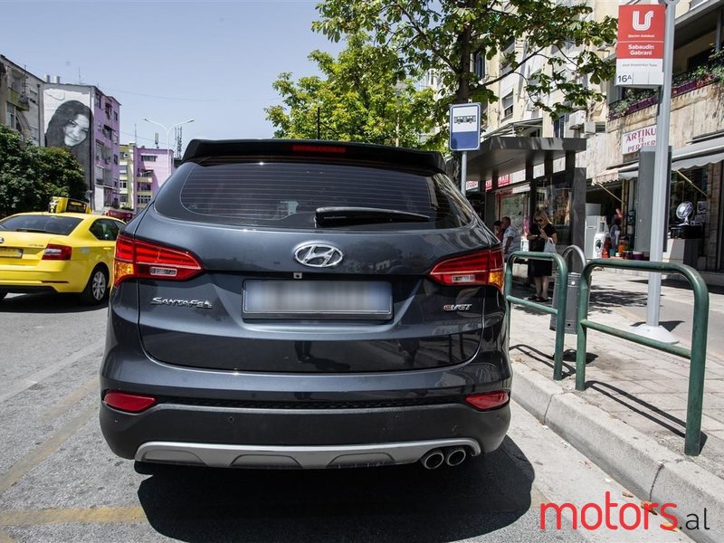 2012' Hyundai Santa Fe photo #2