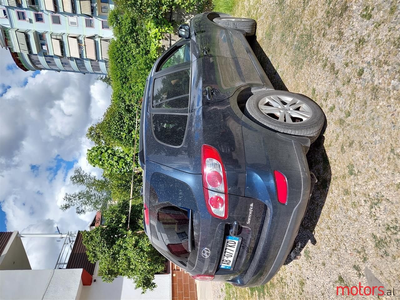 2012' Hyundai Santa Fe photo #2