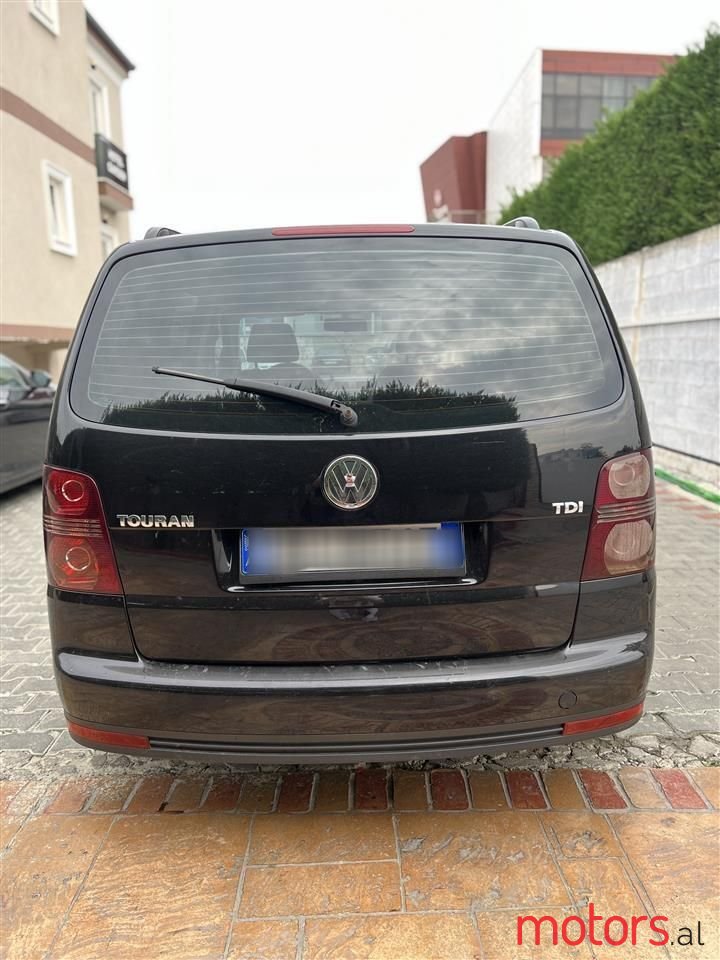 2007' Volkswagen Touran photo #5