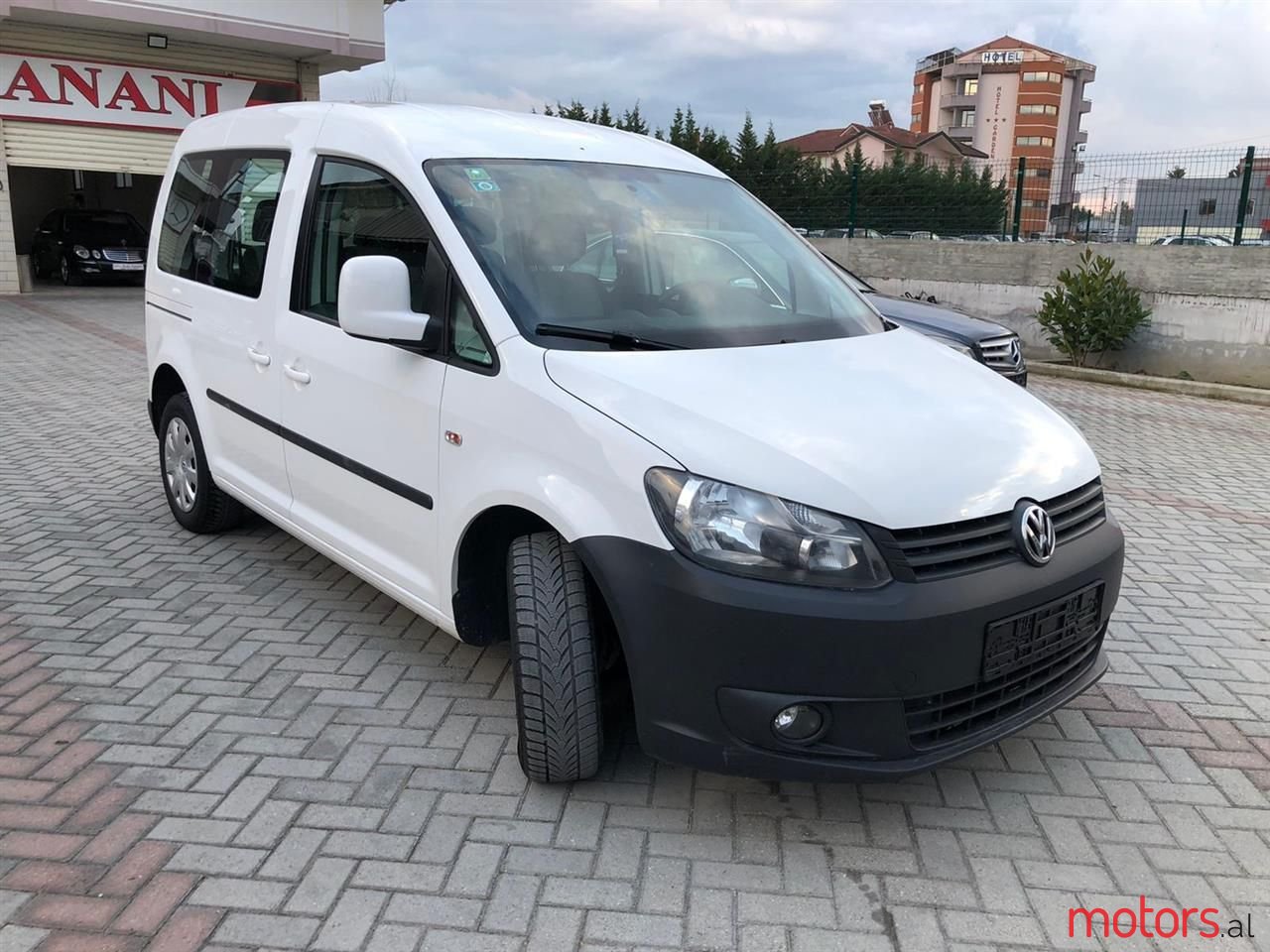 2010' Volkswagen Caddy photo #2