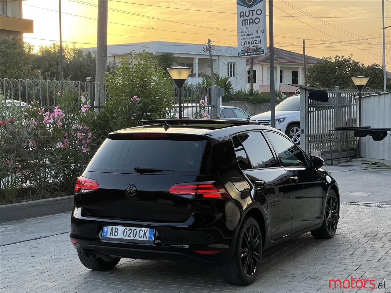 2015' Volkswagen Golf photo #4