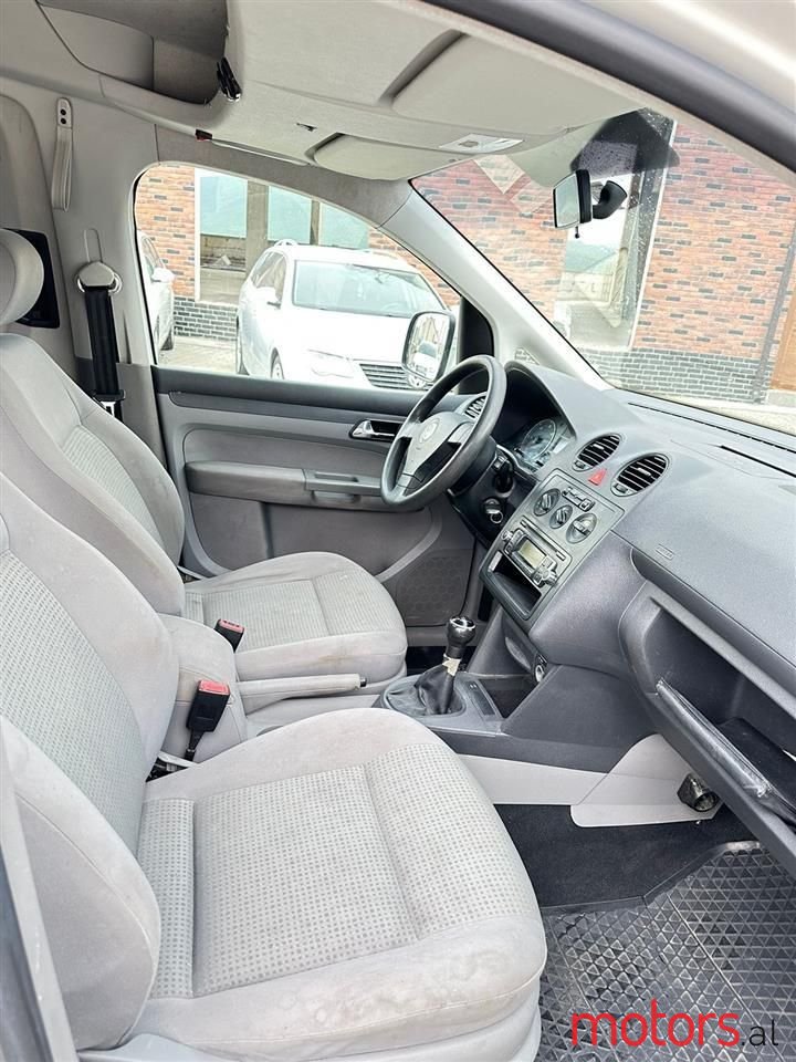 2009' Volkswagen Caddy photo #3