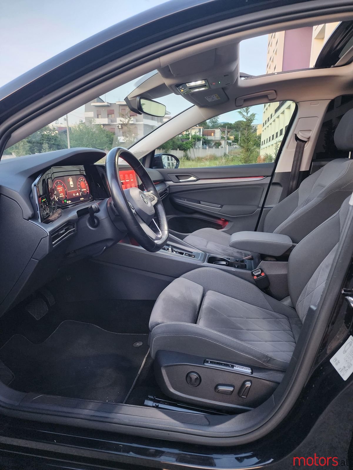 2021' Volkswagen e-Golf photo #6