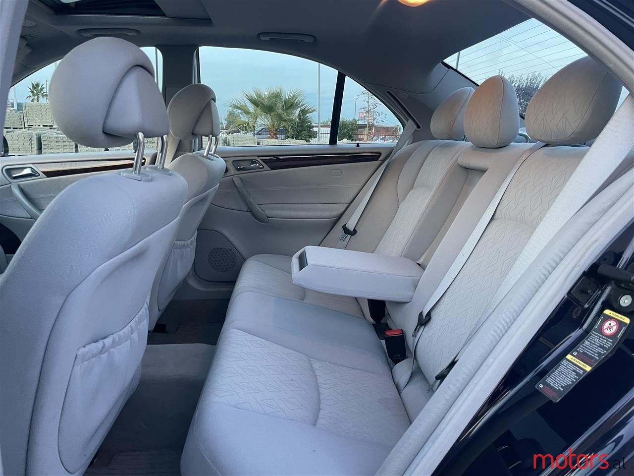 2003' Mercedes-Benz C 200 photo #2