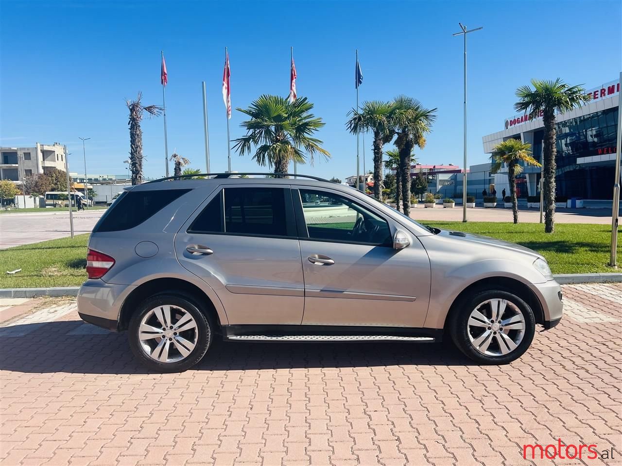 2006' Mercedes-Benz ML 320 photo #6