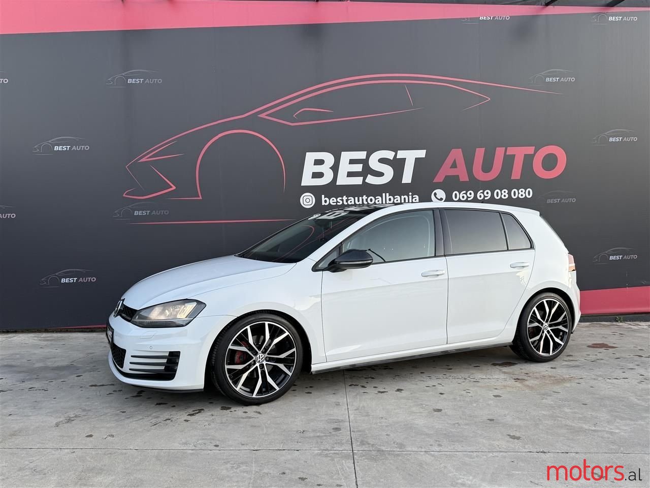 2014' Volkswagen Golf photo #1