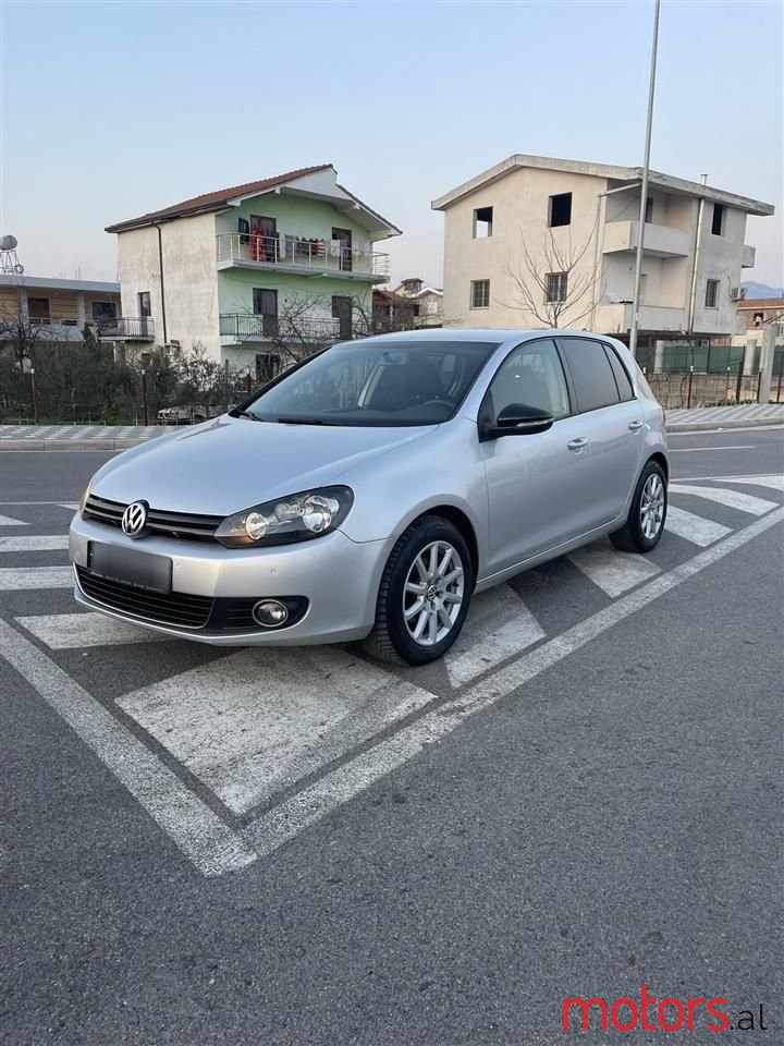 2010' Volkswagen Golf photo #3