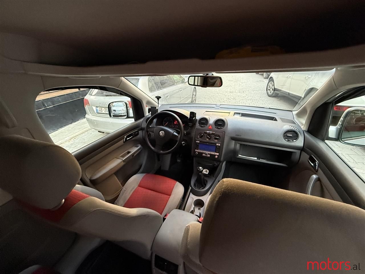 2008' Volkswagen Caddy photo #2