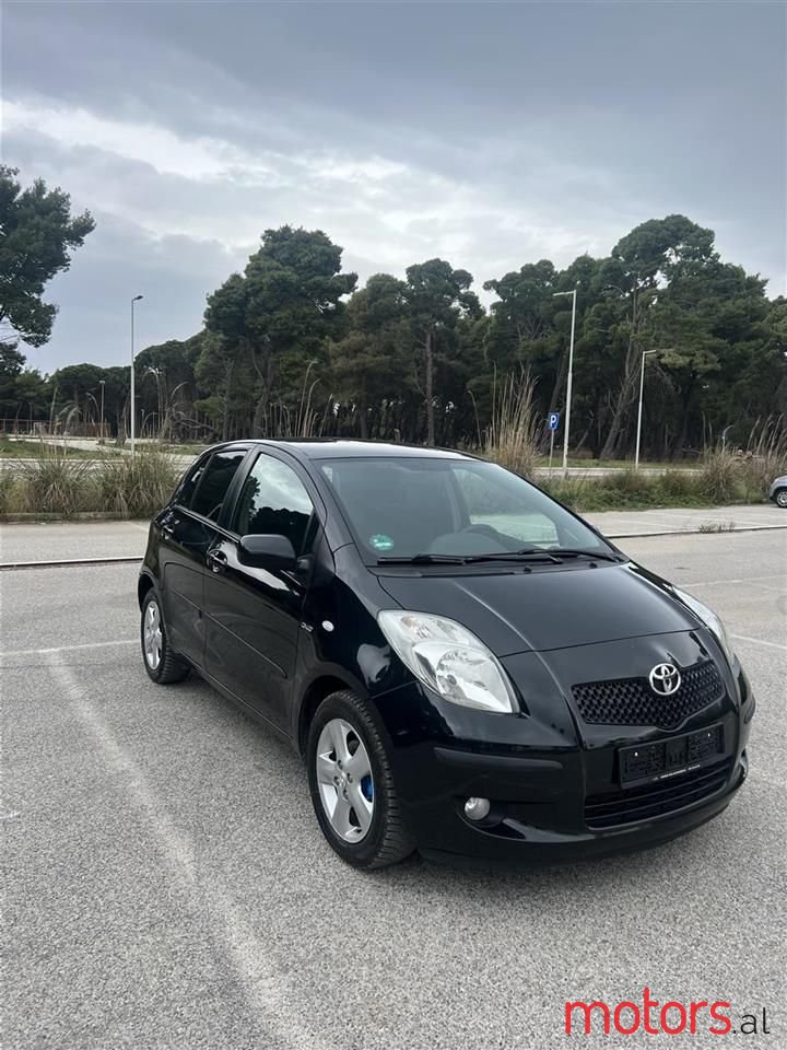 2007' Toyota Yaris photo #1