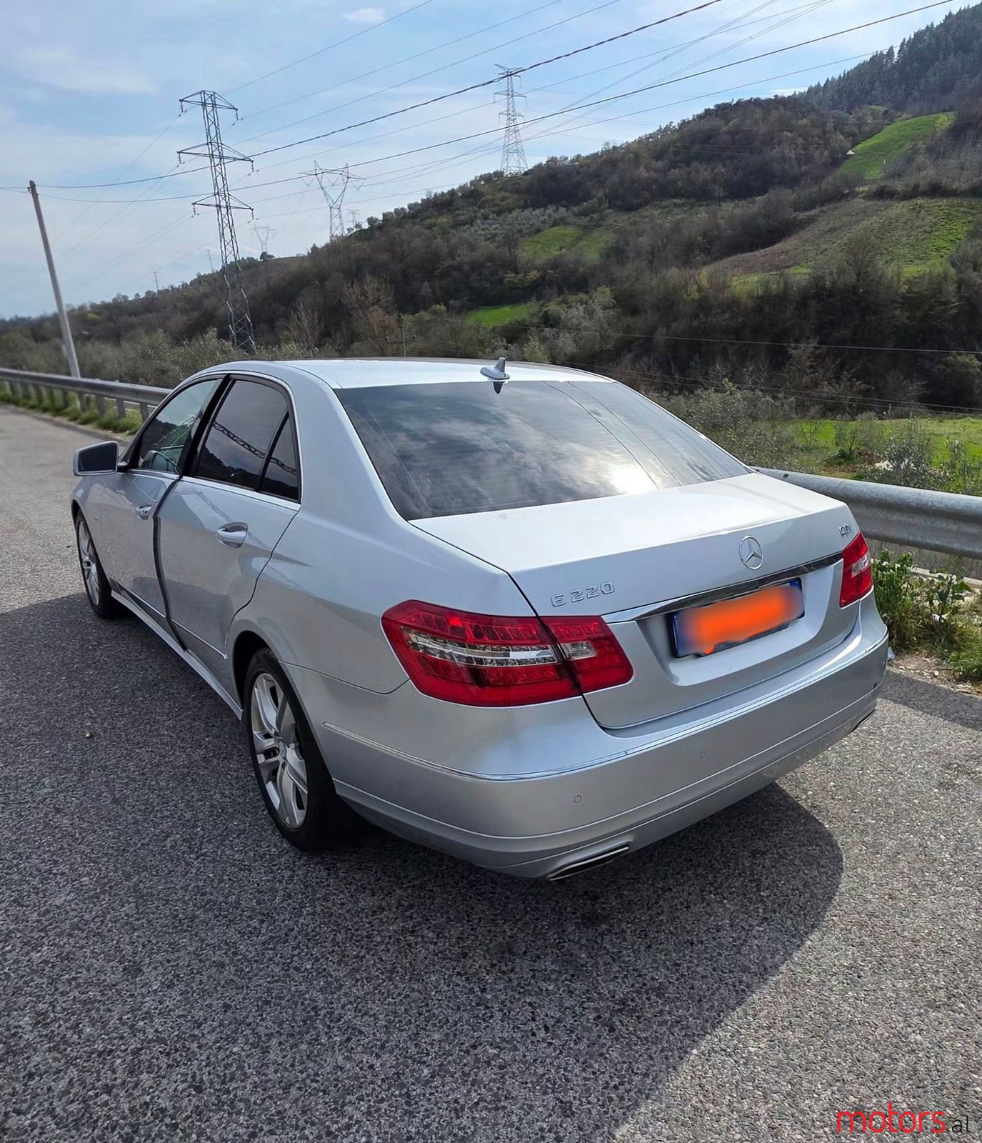 2012' Mercedes-Benz E 220 photo #2