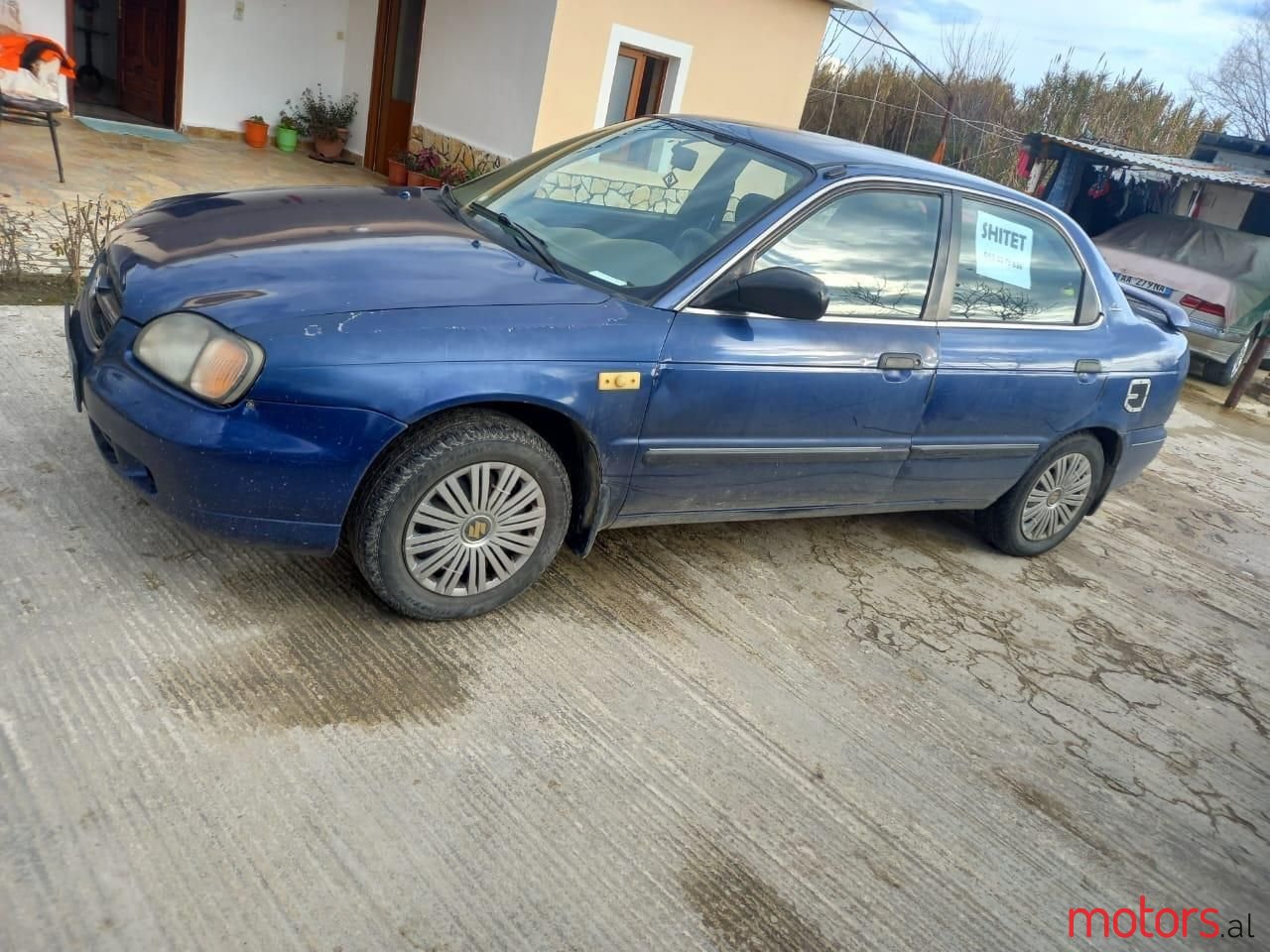 2001' Suzuki Baleno photo #1