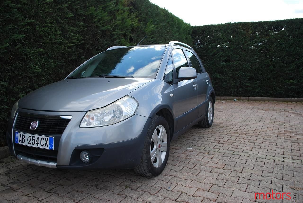 2009' Fiat Sedici photo #4