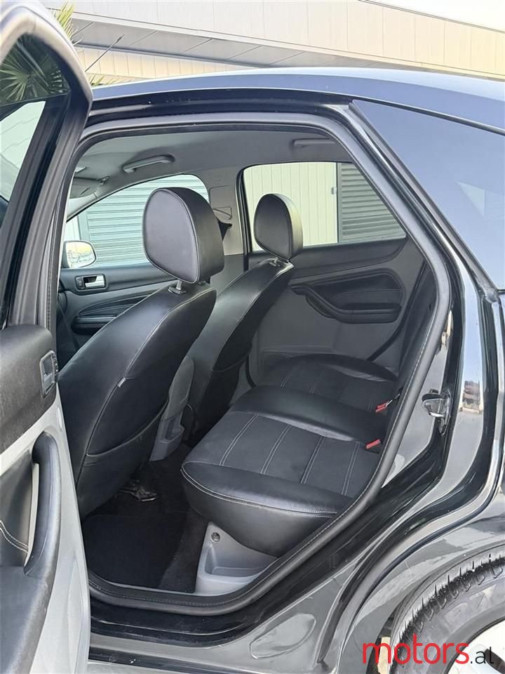 2009' Ford Focus photo #2