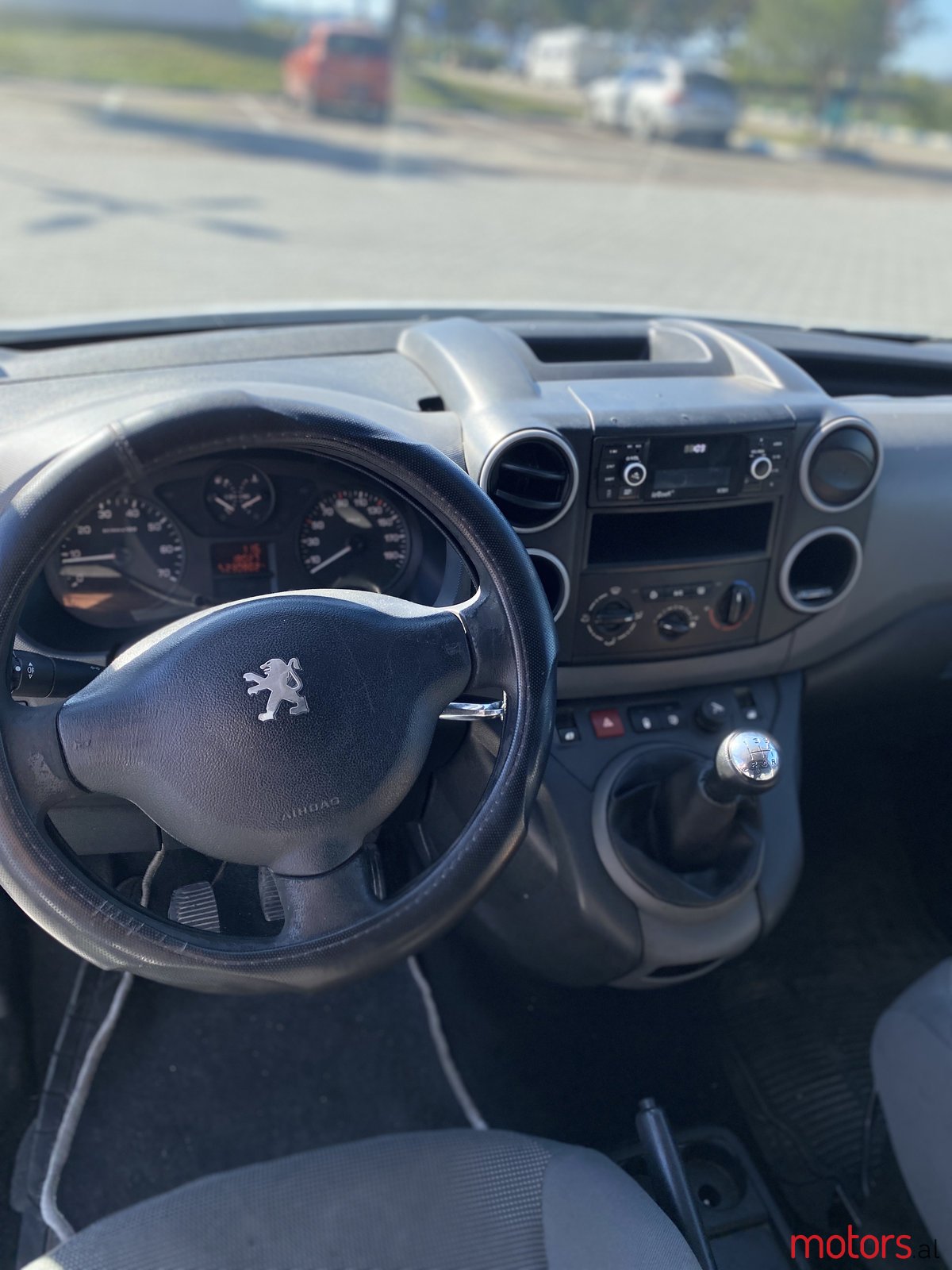 2011' Peugeot Partner me nderrim me makin te vogel photo #5