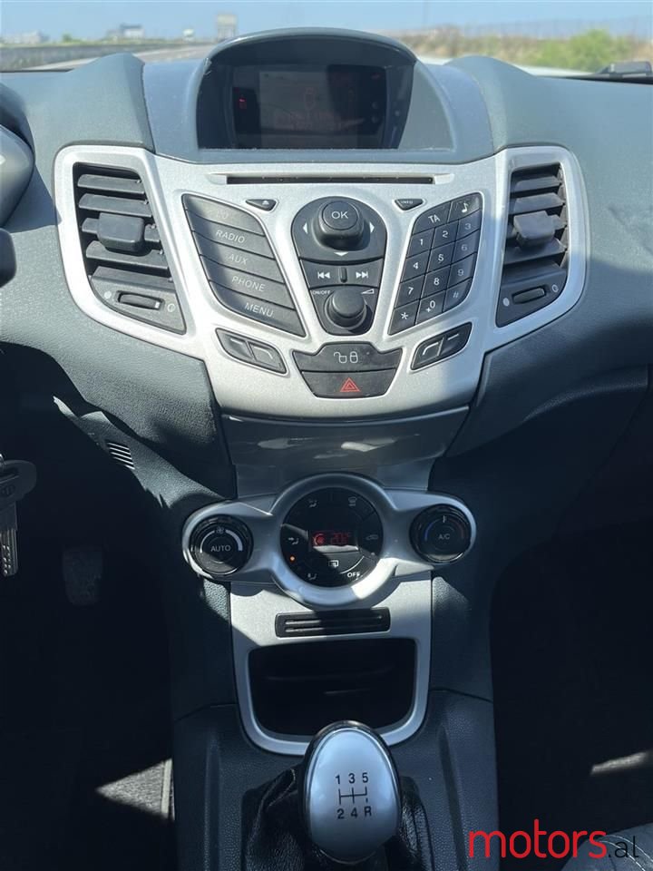 2010' Ford Fiesta photo #6