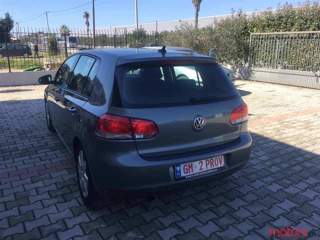 2011' Volkswagen Golf photo #4